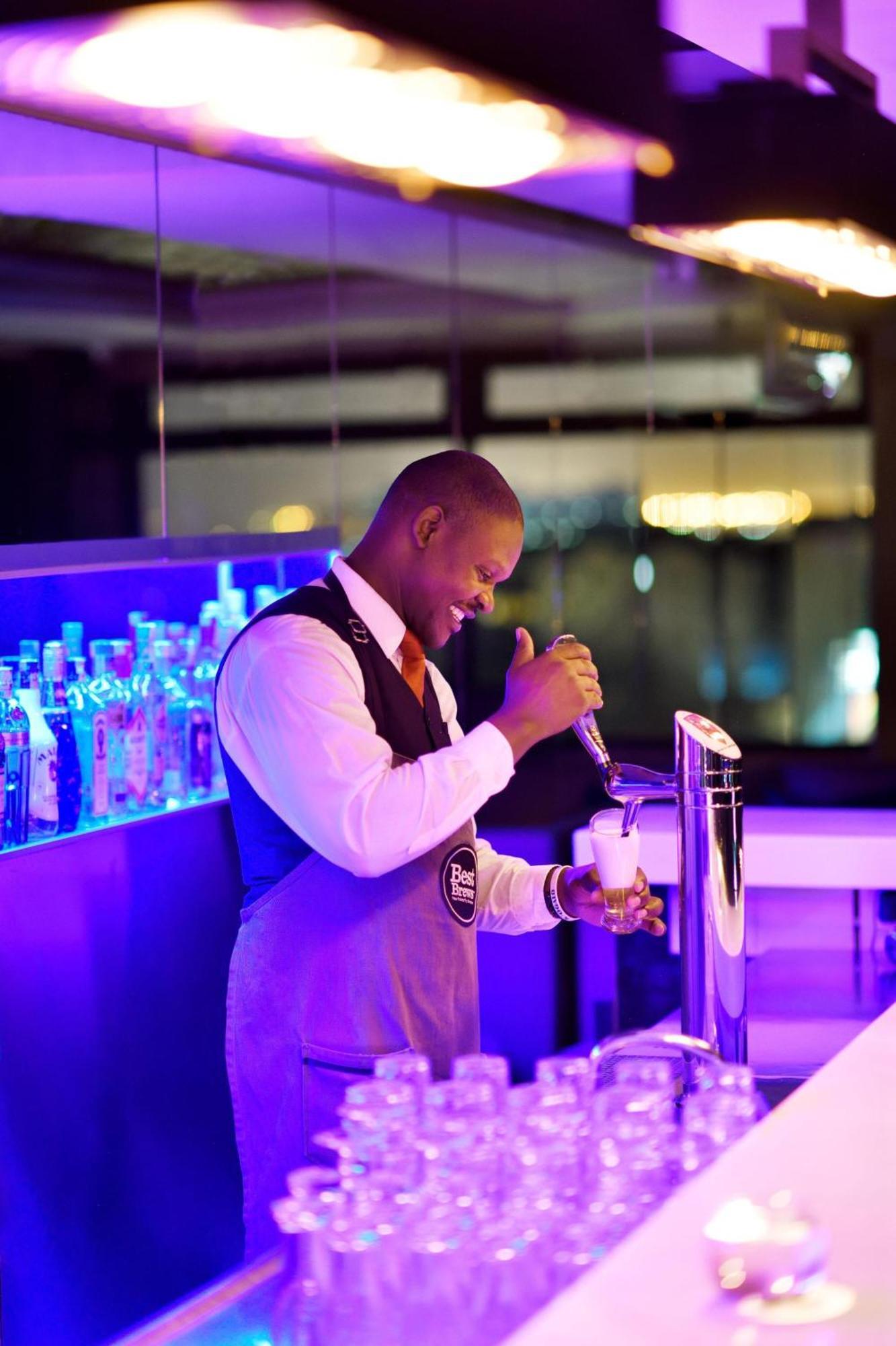 Four Points By Sheraton Nairobi Hurlingham Exteriör bild