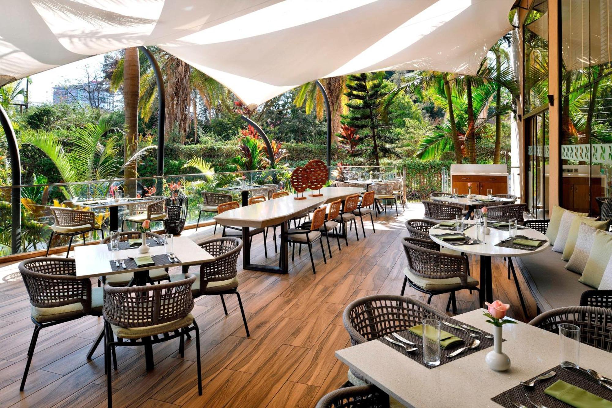 Four Points By Sheraton Nairobi Hurlingham Exteriör bild