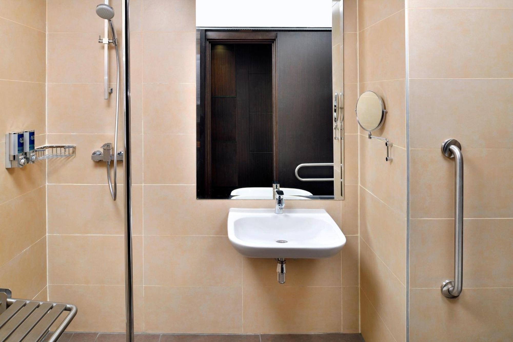 Four Points By Sheraton Nairobi Hurlingham Exteriör bild