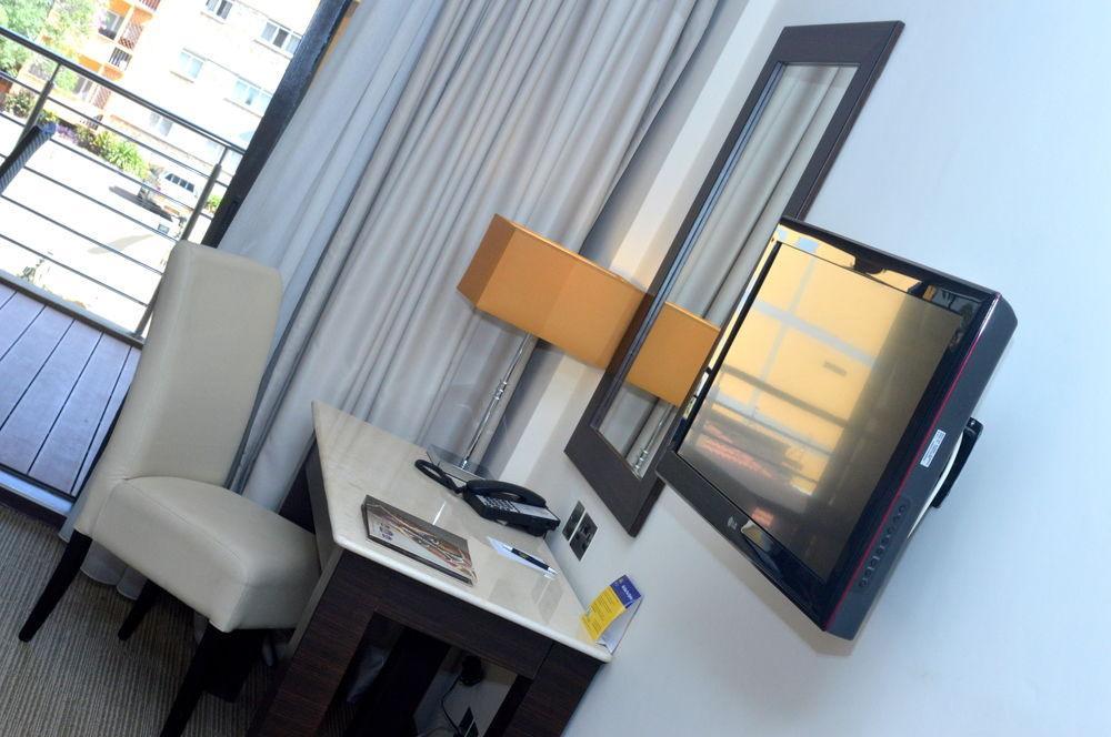 Four Points By Sheraton Nairobi Hurlingham Exteriör bild